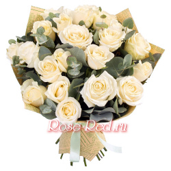 Белые розы с эвкалиптом